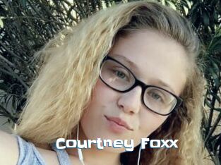 Courtney_Foxx