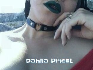 Dahlia_Priest