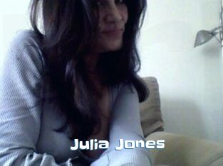 Julia_Jones