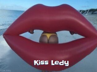Kiss_Ledy
