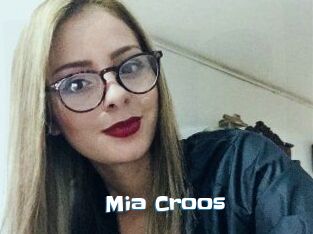 Mia_Croos