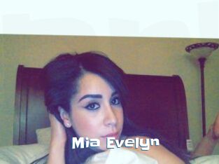 Mia_Evelyn