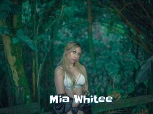 Mia_Whitee