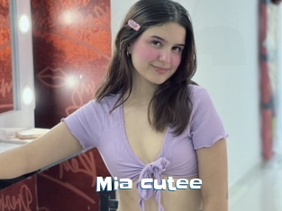 Mia_cutee