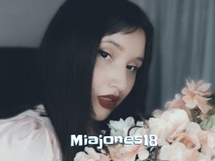 Miajones18