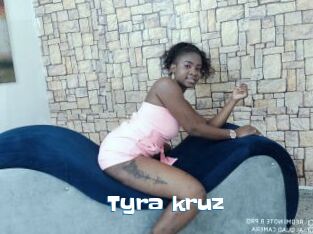 Tyra_kruz